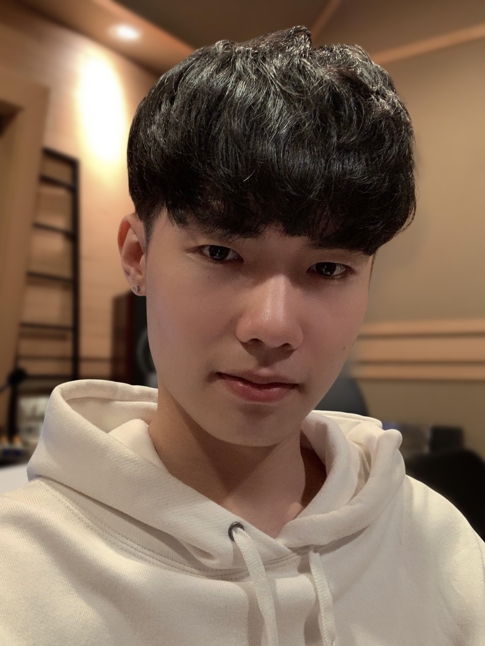 김윤성 